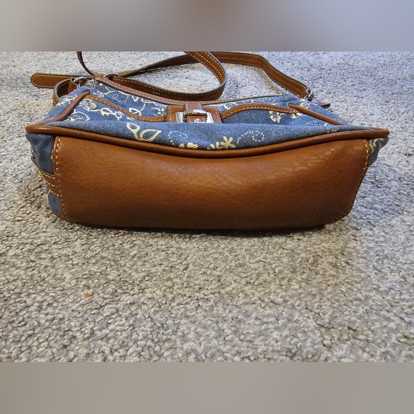 Chaps Ralph Lauren Denim & Floral Crossbody Handbag - Picture 2 of 9